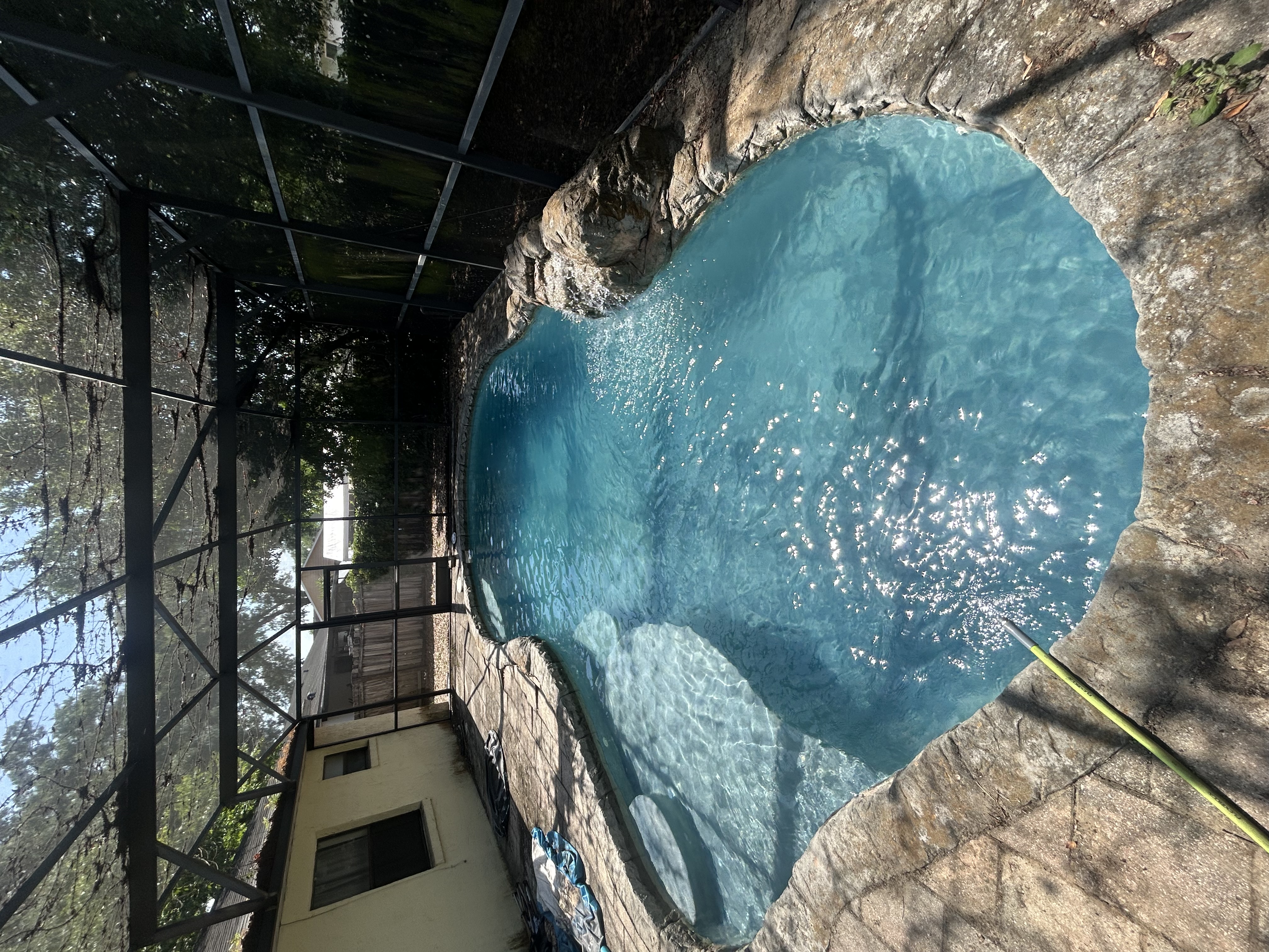 Troubleshooting cloudy pool water